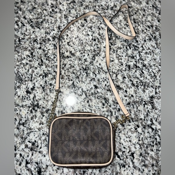 Michael Kors Signature Jet Set Leather Mini Chain Crossbody - Picture 4 of 6